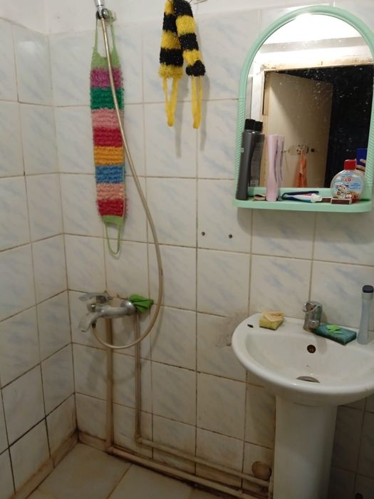 Срочно продам 2 комн.ОКТ 2 рабочий