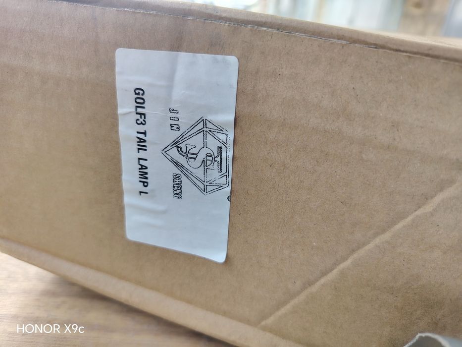 Гольф 3 артқы фарасы сатылады! Парасы 8000