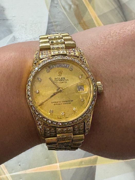 Часы золотые "Rolex ".