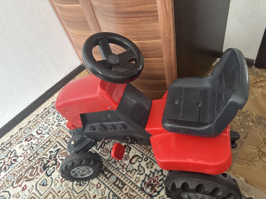Продам трактор детский играво!!!