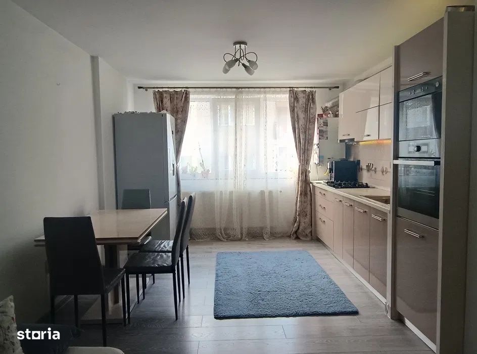 Apartament cu 2 camere, etajul 1, balcon, zona Primariei Floresti — fotografia 1