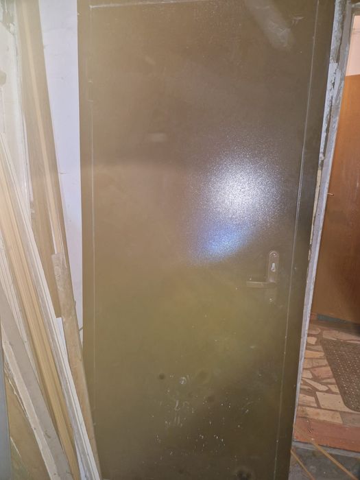 Продам дверь входную