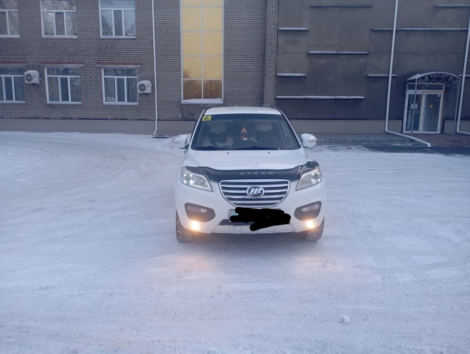 Продам машину  Лифан Х60 год2014