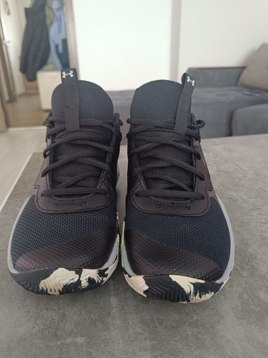 Under Armour маратонки