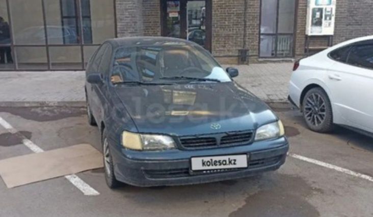 Продам Тойота карина е