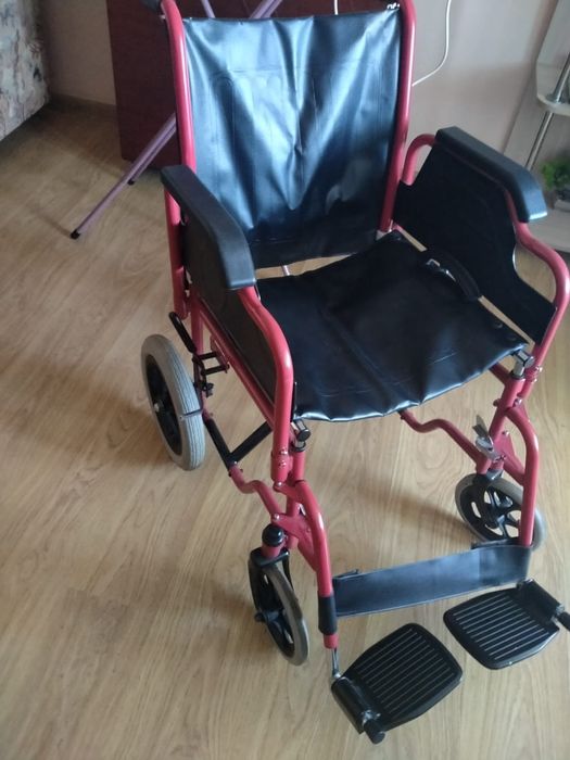 Продам инвалидную коляску