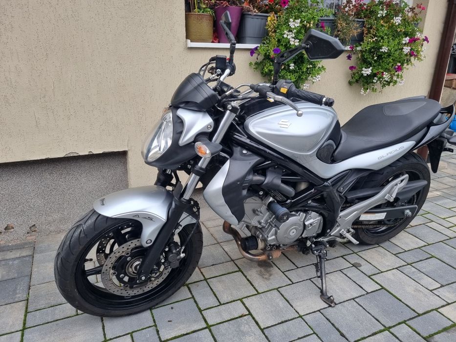 Suzuki Gladius ABS ( SFV 650 A )