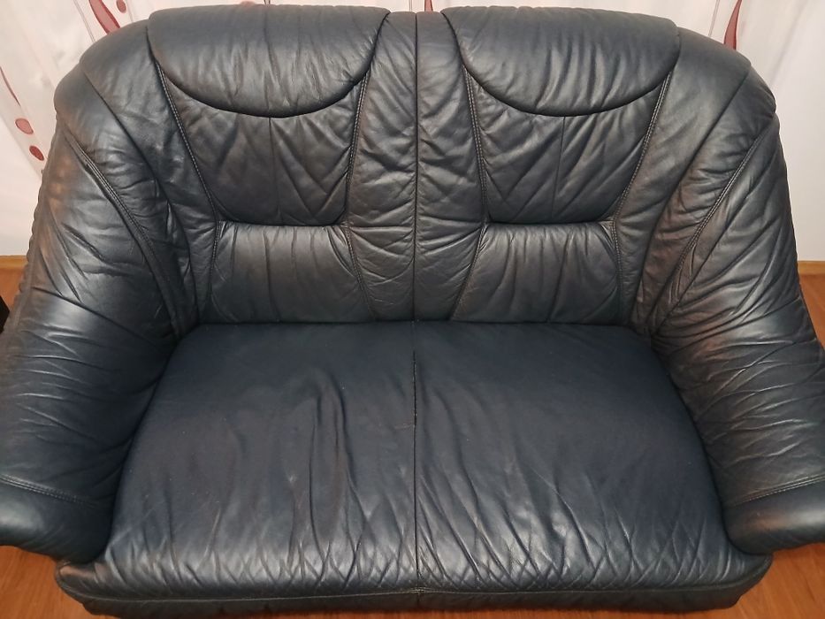 Vând 2 canapele din piele naturală