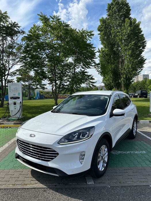 Ford Kuga 2.5 hybrid/stare perfecta/2022/virtual cockpit/distronic/
