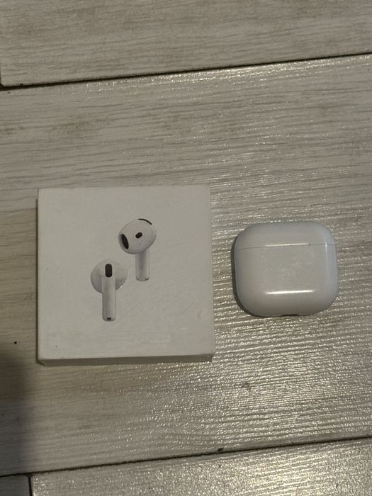 Срочно продам airpods 4
