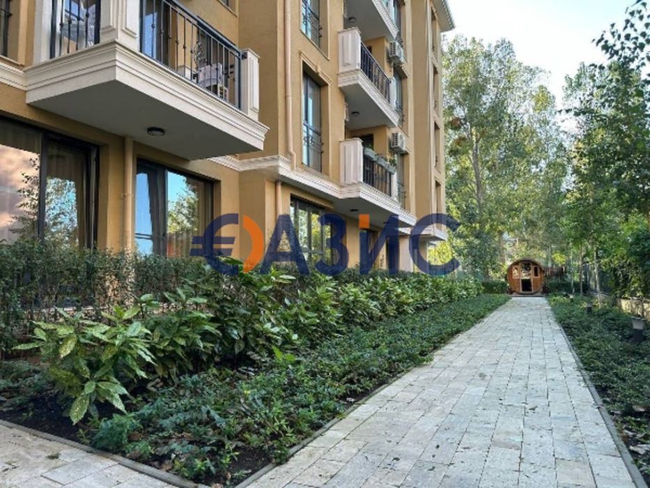 Голям двустаен апартамент с просторна веранда, Слънчев Бряг,154 000