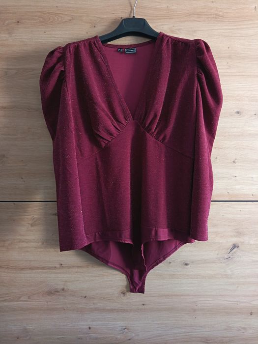 Body elegant mărimea 44-46. Este nou, nu a fost purtat niciodată.