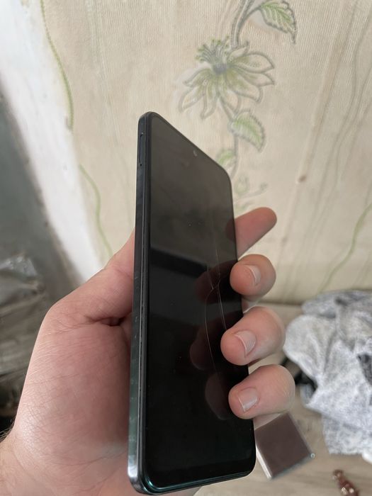 Продам срочно телефон Xiomi Redmi Note 11
