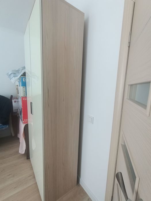 Продам шкаф платяной