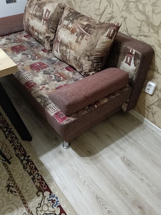 Продам диванчик в хорошем состоянии