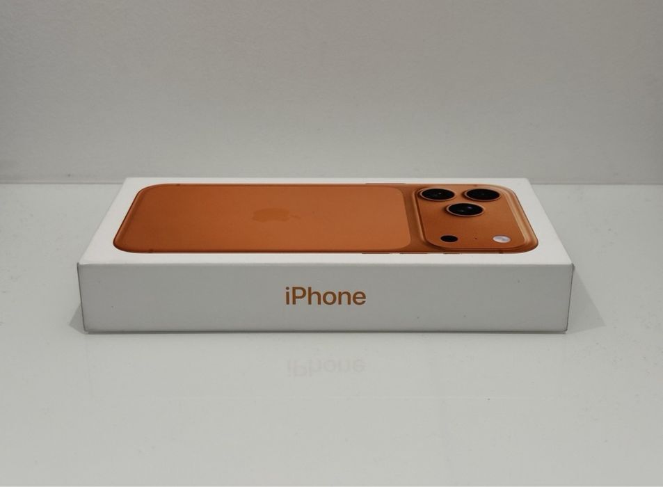Чисто Нов! iPhone 17 Pro 256GB , Cosmic Orange.