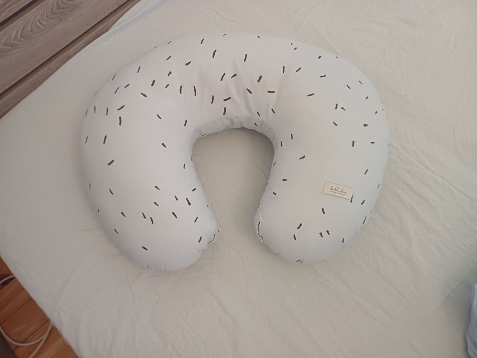 Възглавница за бременни и кърмене +подарък помпа за кърма