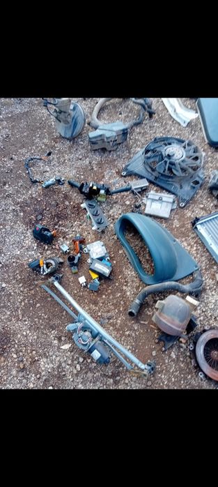 Продавам Рено канго 1.9д на части