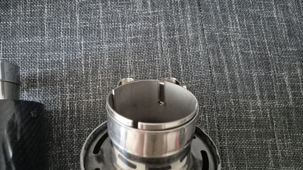 Ornamente evacuare carbon lucios