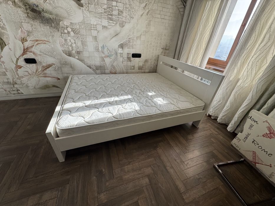 Кровать двухспальная