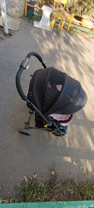 Продам прогулочную коляску