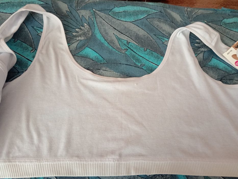 Бюстгальтер на кнопка