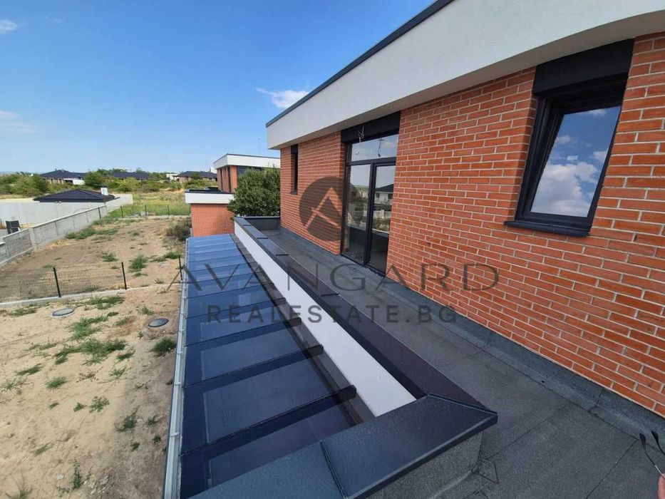 оф.23790 Самостоятелна двуетажна къща/ Марково