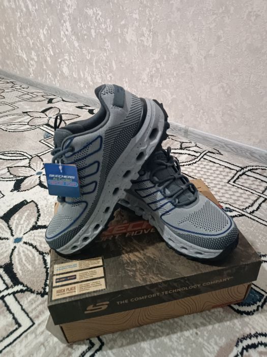 Скечерс новый  42 размер