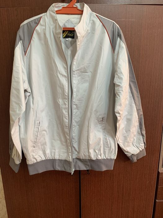 Продаю новую мужскую ветровку FATEH