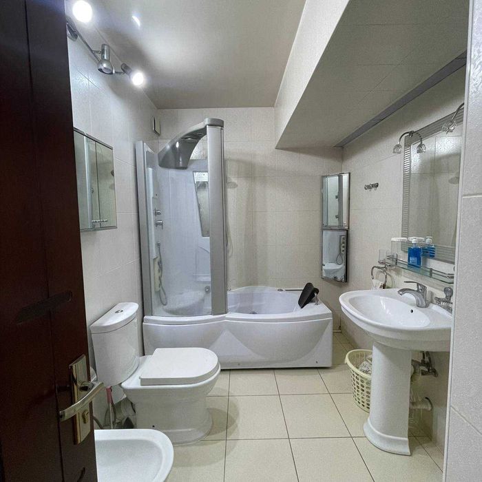 Продаю Ц-4 Кирпич 4в3/2/9 ЕВРО квартира Срочно