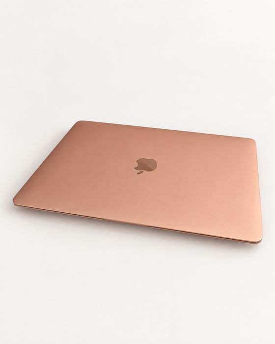 Vând MacBook Air M1, 8 GB RAM, 256 GB stocare