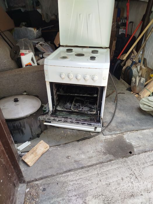 Продаю газовую плиту.