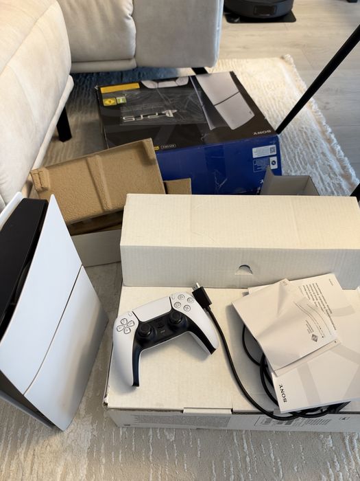 Ps5 slim digital E-chassis cu un controller 825GB