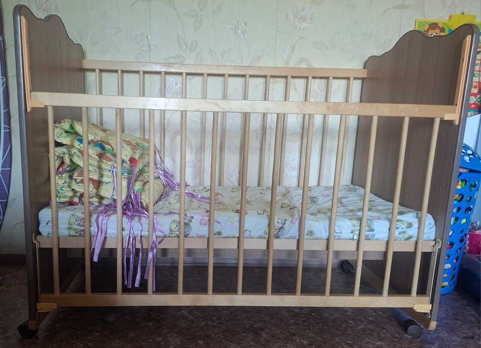 Продам детскую кроватку