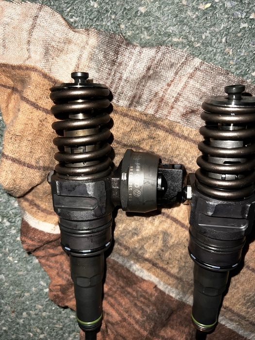 Injectoare Passat B6  1.9 BLS
