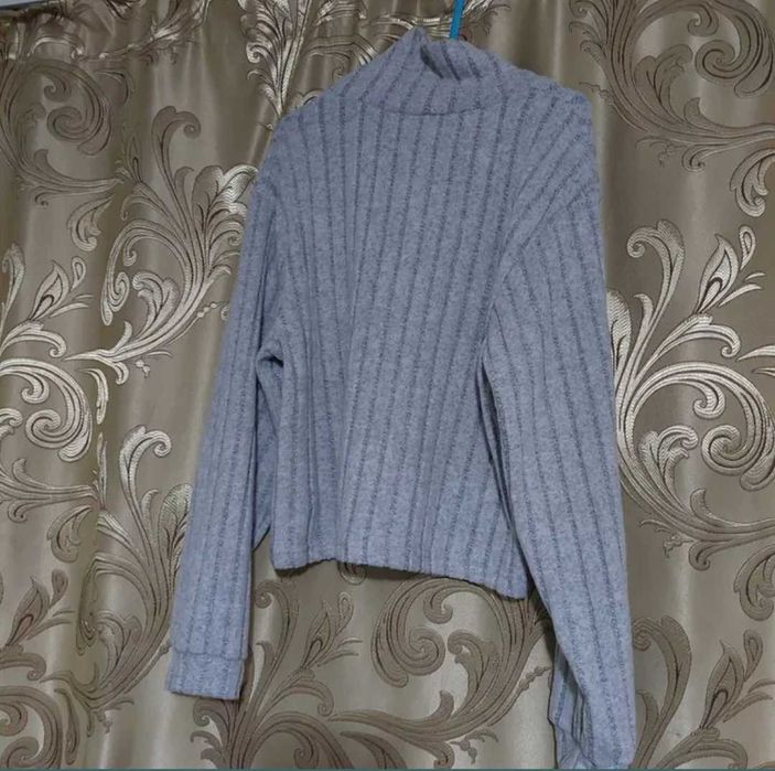 Pulover tricot subtire gât inalt