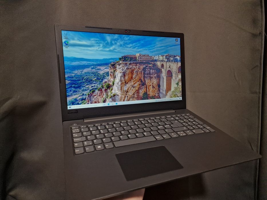 Laptop Lenovo V130-15IKB 15.6" | SSD Samsung + HDD 600GB | Intel i3 Gen 7 | Win 10