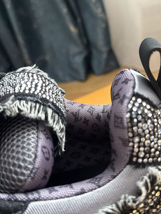 Vand Louis Vuitton Skate marimea 42