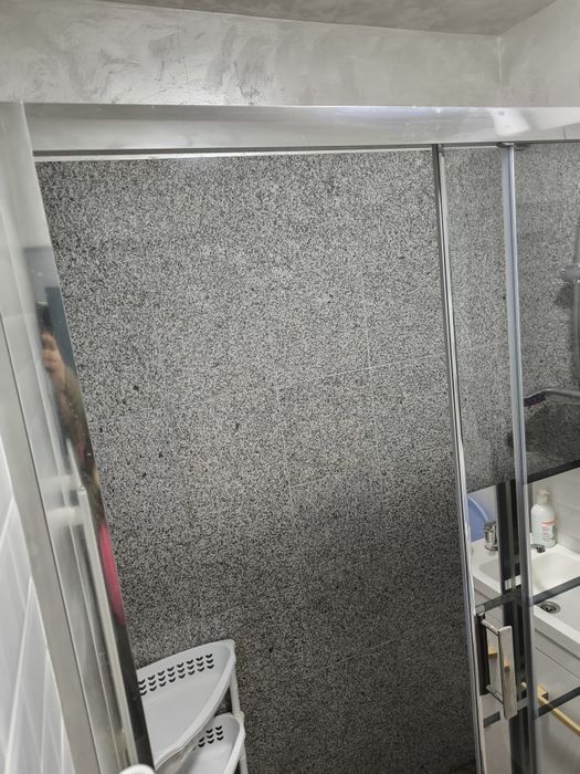 Închiriez garsoniera