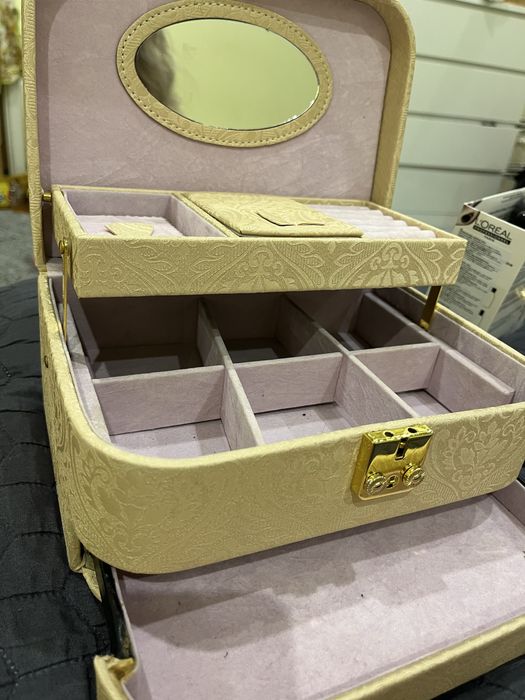 Голяма Кутия за бижута