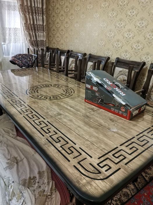 Срочно продается стол и стул комплект 12 kishilik