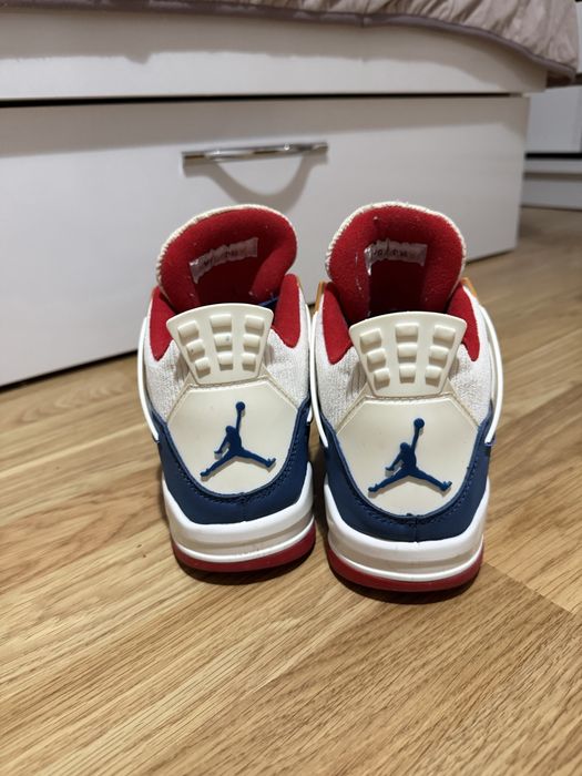 обувки Jordan Air 4 Messy room