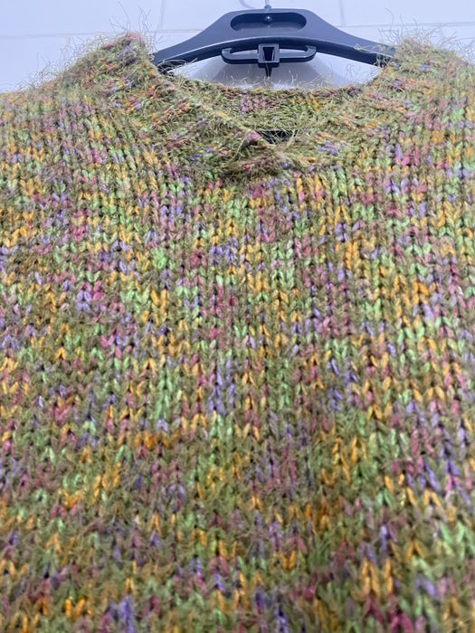 Pulover tricotat pufos verde multicolor cu decolteu În V