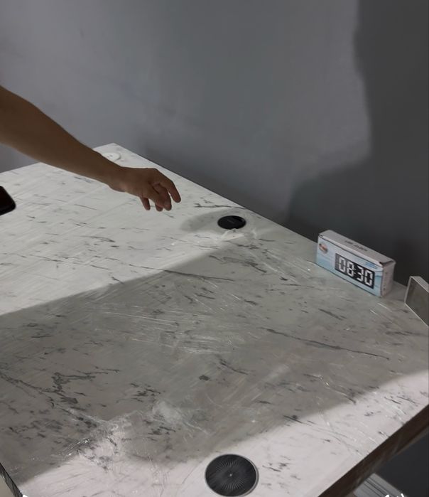 Компьютерный стол с USB и беспроводной зарядкой , сенсерной подсветкой