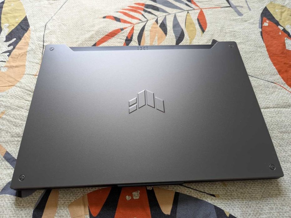 Laptop gaming Asus TUF F15 Intel Core Ultra 9 270H 5.8GHz NVIDIA RTX 5070 1TB SSD 16GB RAM DDR5 ecran 144Hz, impecabil, nou cu garantie!
