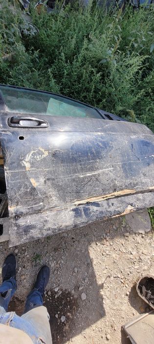 Продам переднюю правую дверь приора