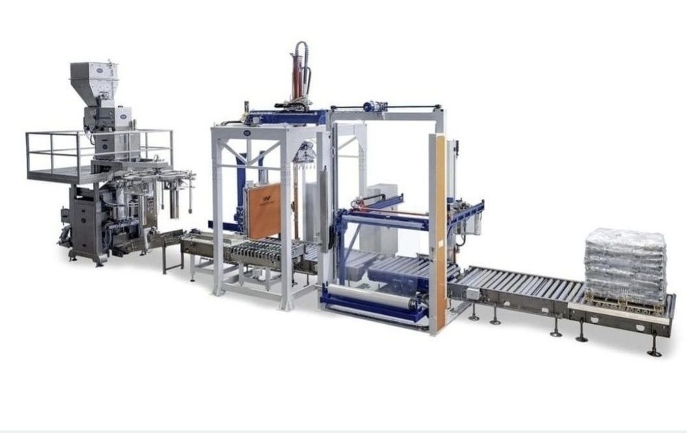 Robot stivuit saci infoliatoare paleți furaje