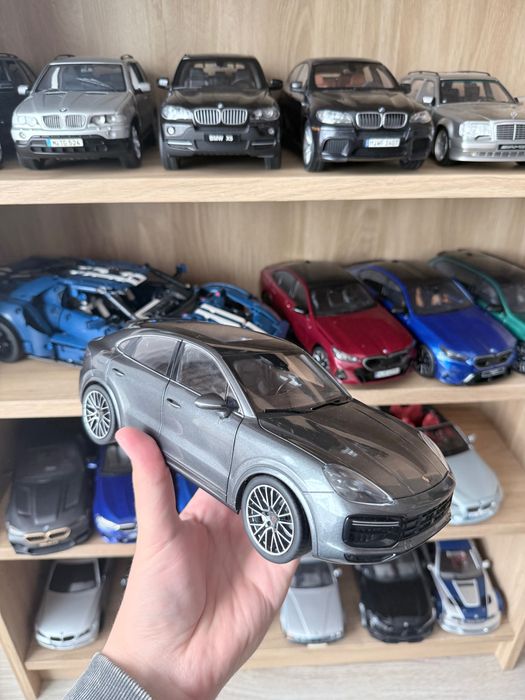 Колекционерски модел Porsche Cayenne Coupe by Norev 1/18