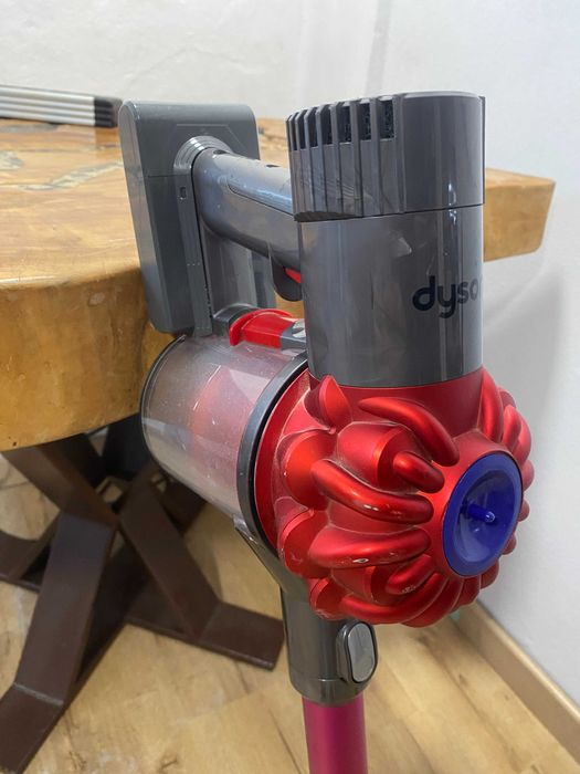 aspirator dyson v6