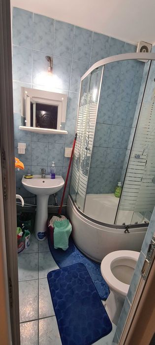 Vand Camera camin cu hol,baie si bc.proprie